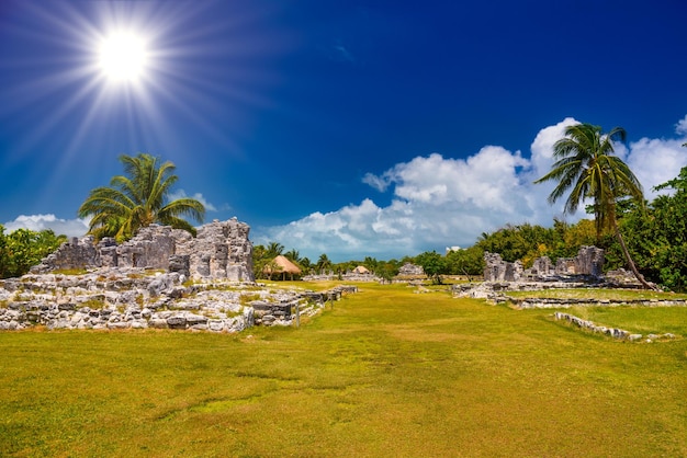 Foto antiche rovine di maya nella zona archeologica di el rey vicino a cancun yukatan messico