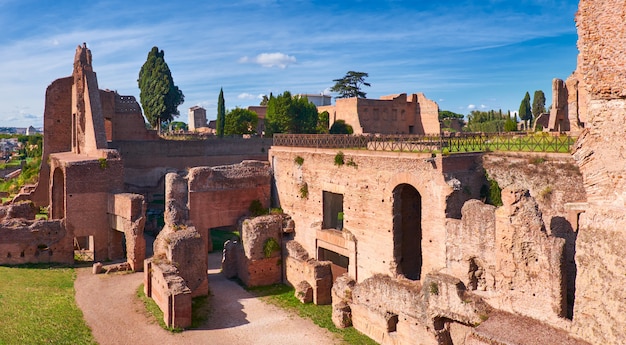 Древние руины на холме Палатин, Рим