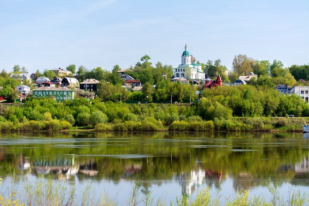 고대 러시아 마을 카시 모프. 오카 강에서 본