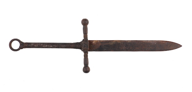 写真 白い背景に分離された古代のさびた鉄騎士剣剣