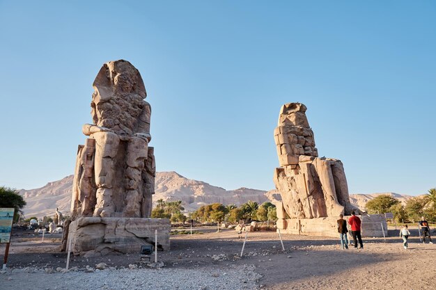 Photo ancient staues in luxor egypt