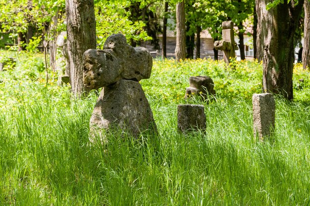 写真 古代の石の十字架