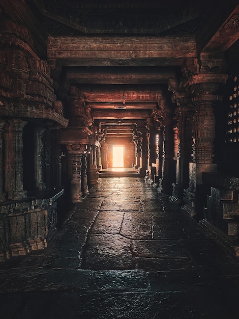 Photo ancient temple doorway