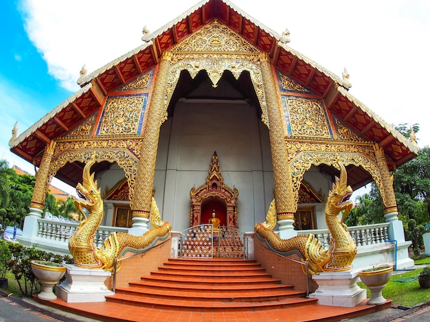 Photo the ancient temple of thailand with fisheye view