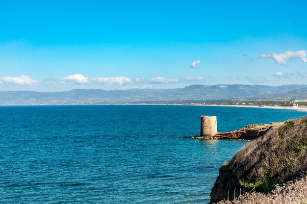 サルディニア沿岸の古代の塔