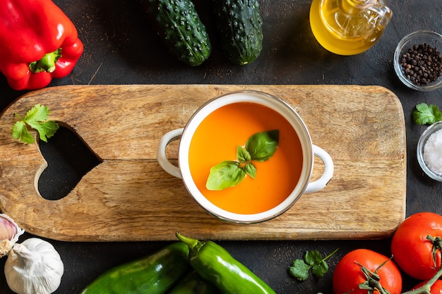 Photo andalusian gazpacho refreshing tomato soup