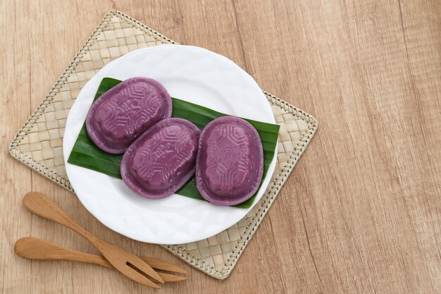 Ang Kue (Kue Ku) or Kue Thok, steamed Chinese pastry of glutinous rice flour with sweet mung bean