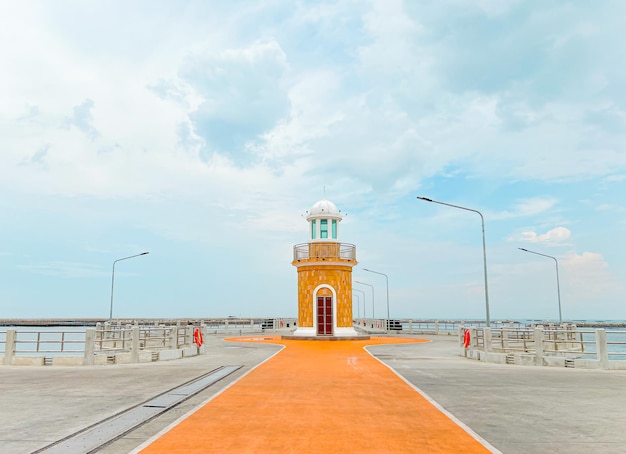 Photo ang sillathailand may 72022 panorama of the morning atmospherelighthouse of ang sila market the center of chonburi's seafood for touristschonburi province thailand