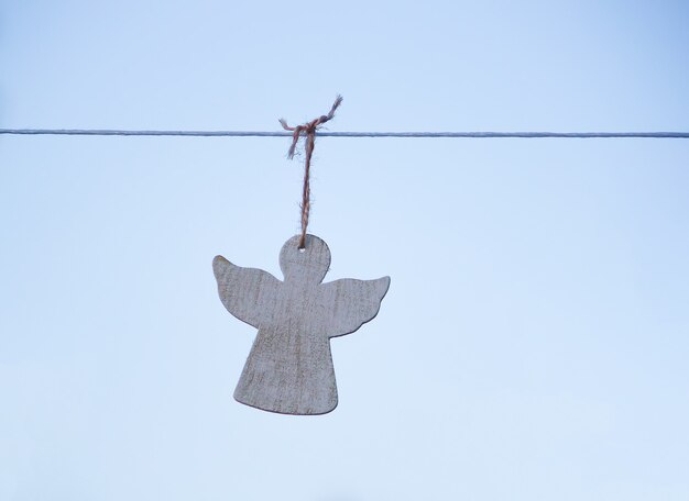 Photo angel white wooden figure