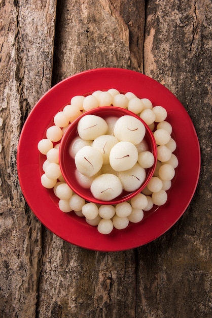 Photo angoori or mini rassgulla or rosogolla, famous bengali sweet recipe for navaratri festival