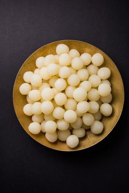 Photo angoori or mini rassgulla or rosogolla, famous bengali sweet recipe for navaratri festival