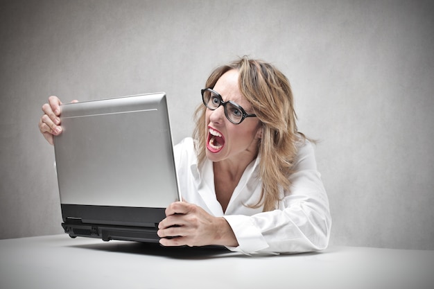 Photo angry stressed businesswoman