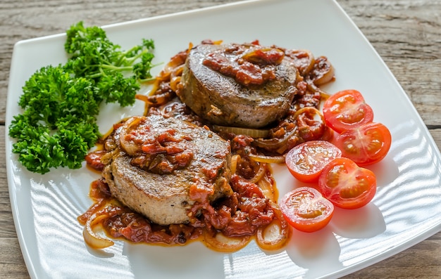 Angus Beef Steaks Met Geroosterde Tomatensaus