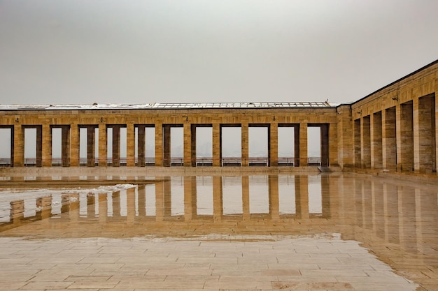 Photo anitkabir memorias on winter day in ankara turkey