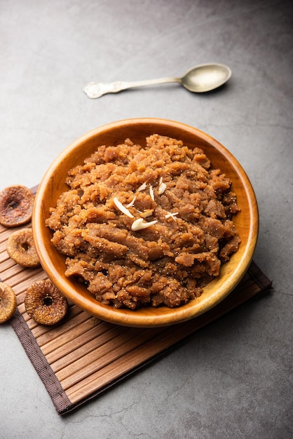 Anjeer ka halwa of vijgen sheera of halva