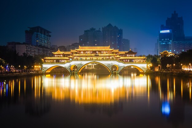 Foto ponte anshun a chengdu di notte in cina