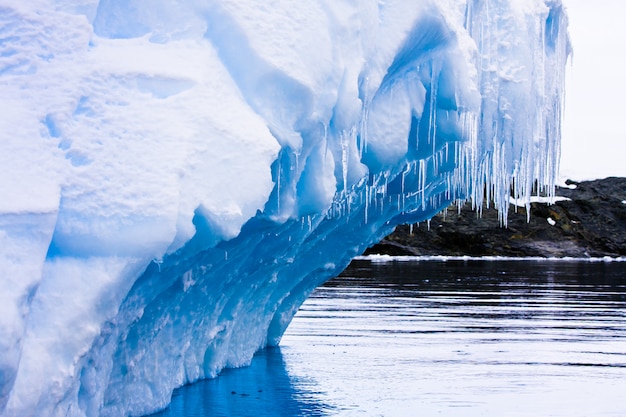 Photo antarctic iceberg