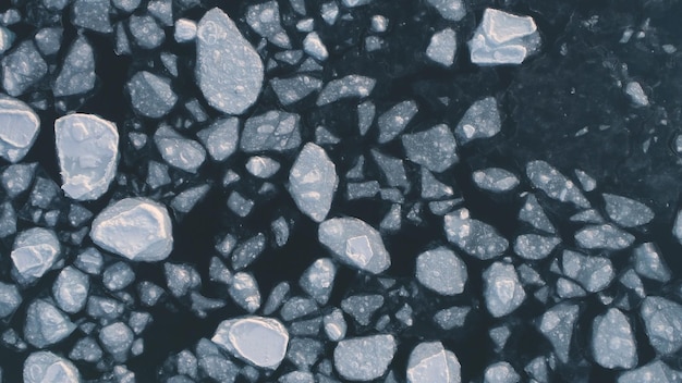 사진 antarctica ocean brash ice water zoom out top down aerial view flight in antarctic melting ice