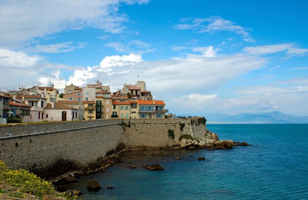 Photo antibes cityscape and mediterranean coast