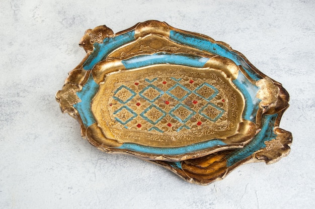 Фото Античные флорентийские деревянные золотые бирюзовые подносы