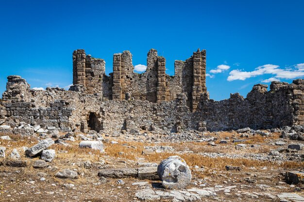 Photo an antique ruined house ruin city basilica dating from the 3rd century