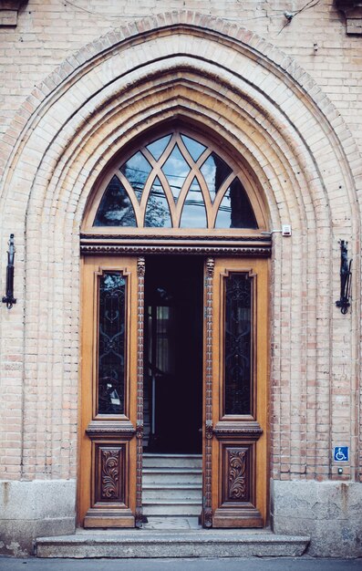 Photo antique wooden doors