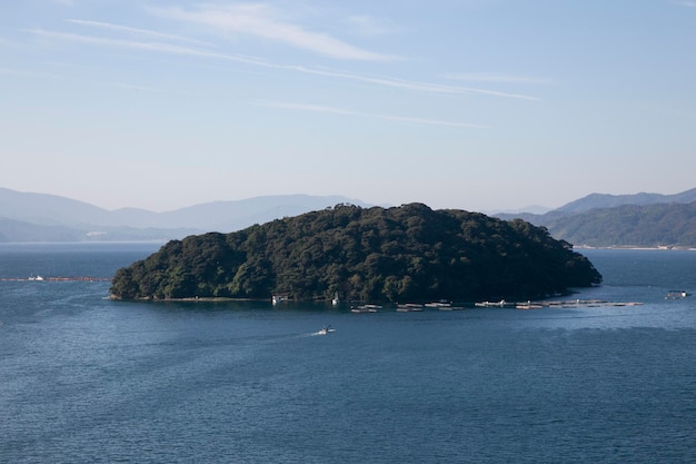 Foto aoshima-eiland voor het prachtige vissersdorp ine in het noorden van kyoto in japan
