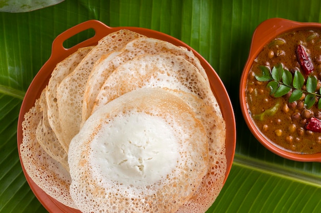 Appam of velliappam of kallappam of paalappam lekker heerlijk ontbijtproduct in Zuid-India