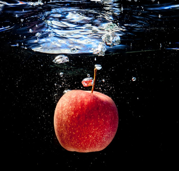 Appel in water