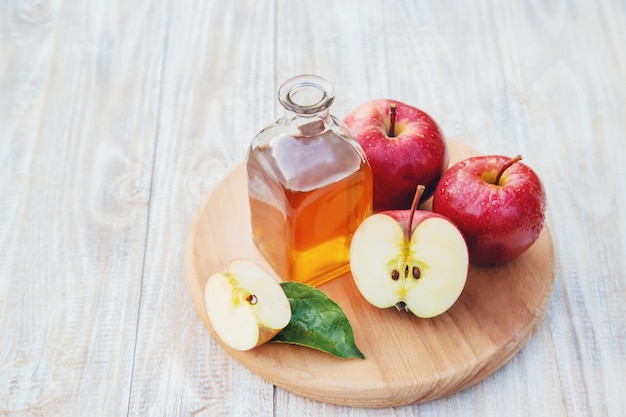 Apple-ciderazijn in een fles