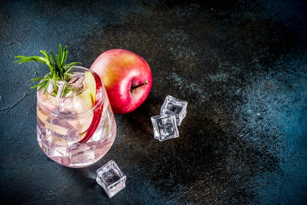 Apple cold Rosemary cocktail