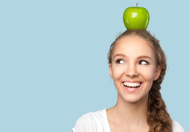 apple on her head