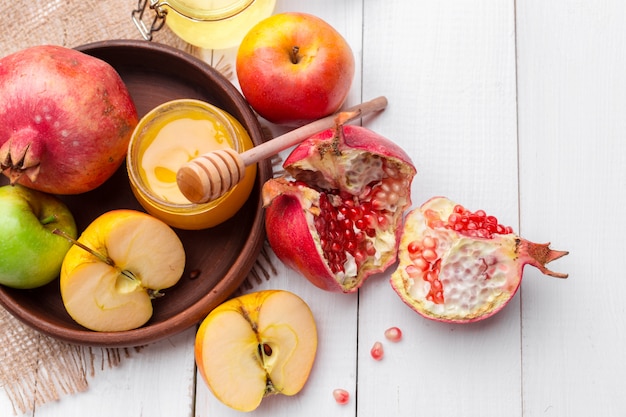 Apple and honey, traditional food of jewish New Year - Rosh Hashana.