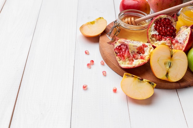 Apple and honey, traditional food of jewish New Year, Rosh Hashana.