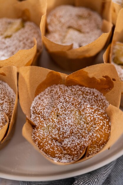 Apple sharlotka muffin