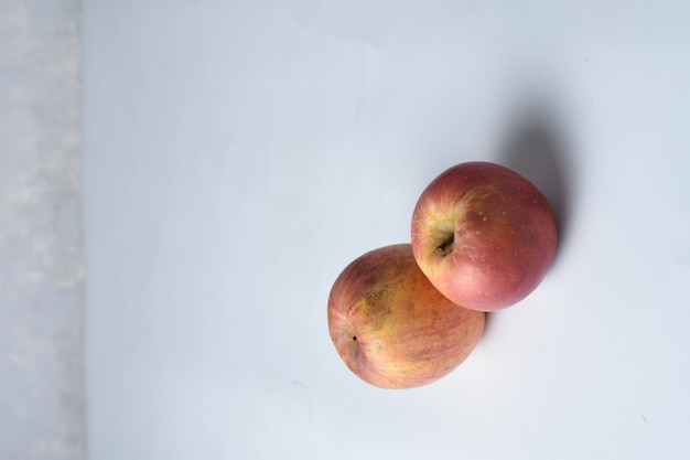 apples isolated on white background