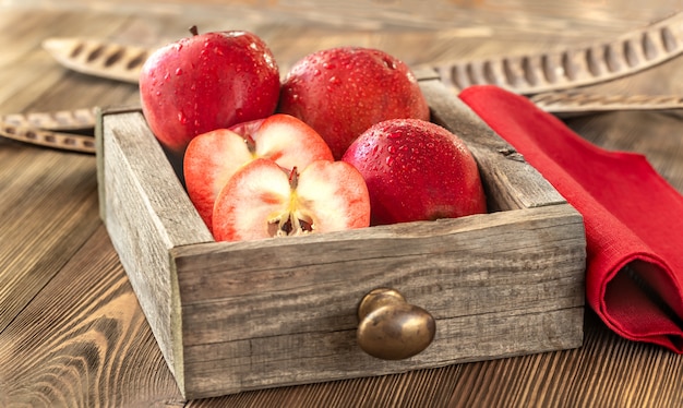 Яблоки с красной мякотью