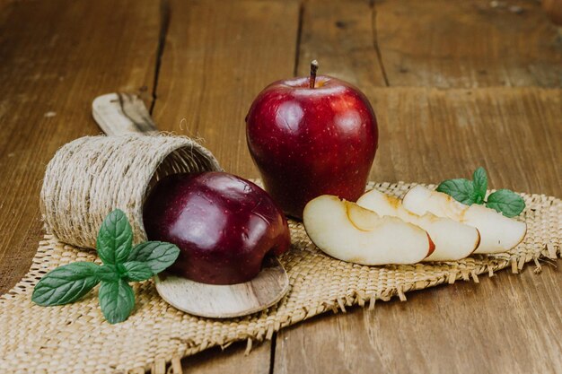 Photo apples on a wooden table