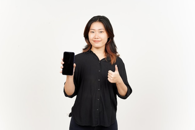 Apps of advertenties weergeven op een leeg scherm Smartphone van mooie Aziatische vrouw geïsoleerd op een witte achtergrond