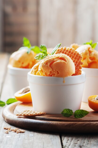 Apricot ice-cream with mint