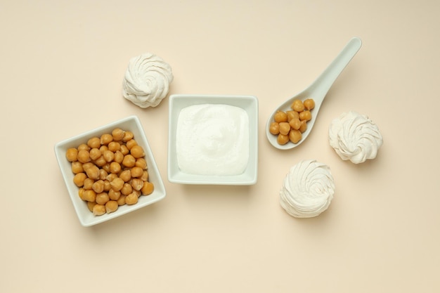 Aquafaba concept van veganistisch voedsel en keuken