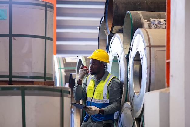 Arbeiders in een fabriek