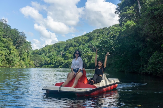 Арболеда Матансас, прогулка на лодке по реке Юмури, фотографии со всего мира
