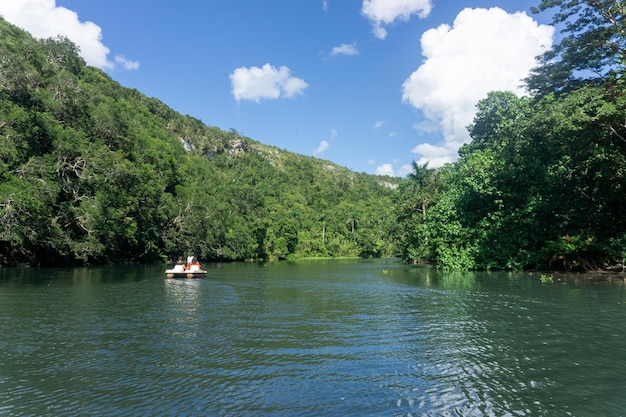 Arboleda Matanzas, yumuri-rivierboottocht, beelden van overal