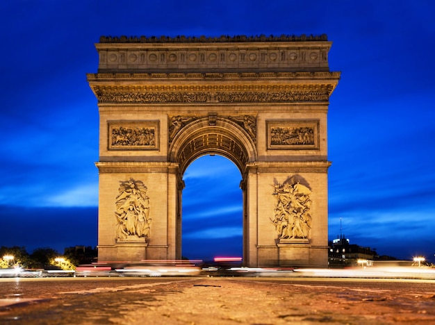 Photo arc de triomphe at night paris france