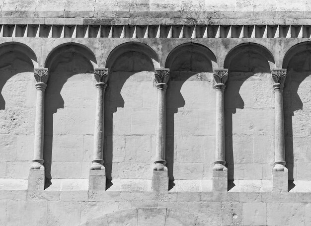 写真 大聖堂の装飾の背景の弧の要素