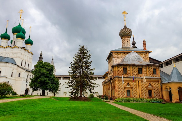 Architectonisch ensemble van het Rostov Kremlin in Rostov Veliky, Rusland Gouden ring van Rusland