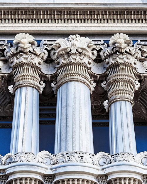 Architectonische details paleis tempel zuilen cornices moldings en gebeeldhouwde reliëfs