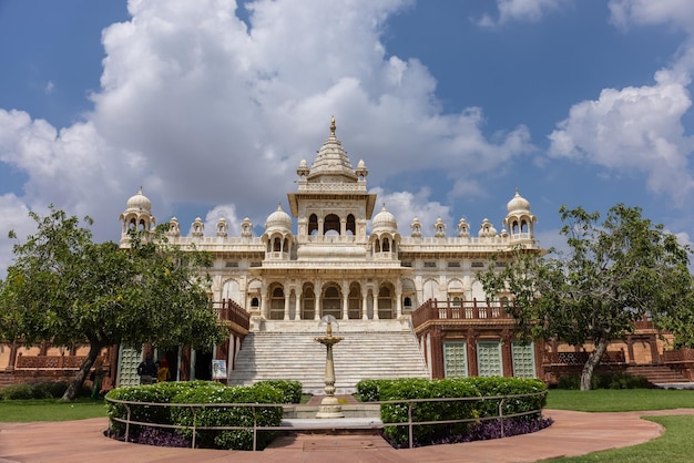 Foto architectonische uitzicht van jaswant thada cenotaph gemaakt met wit marmer in jodhpur gebouwd in 1899