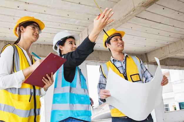 Architects who work eam brainstorm give positive advice Construction site safety checks